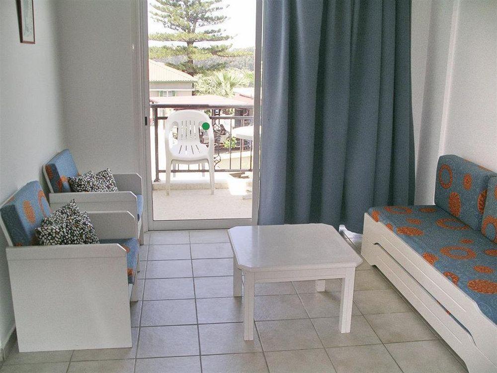 Renos Apartments Polis Kültér fotó