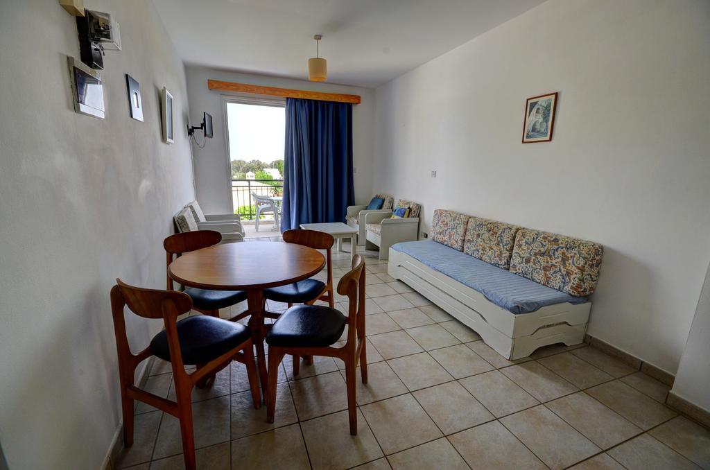 Renos Apartments Polis Kültér fotó