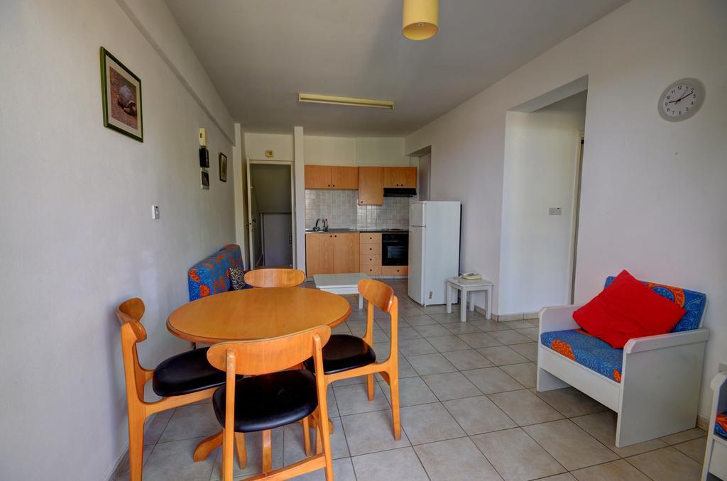 Renos Apartments Polis Kültér fotó